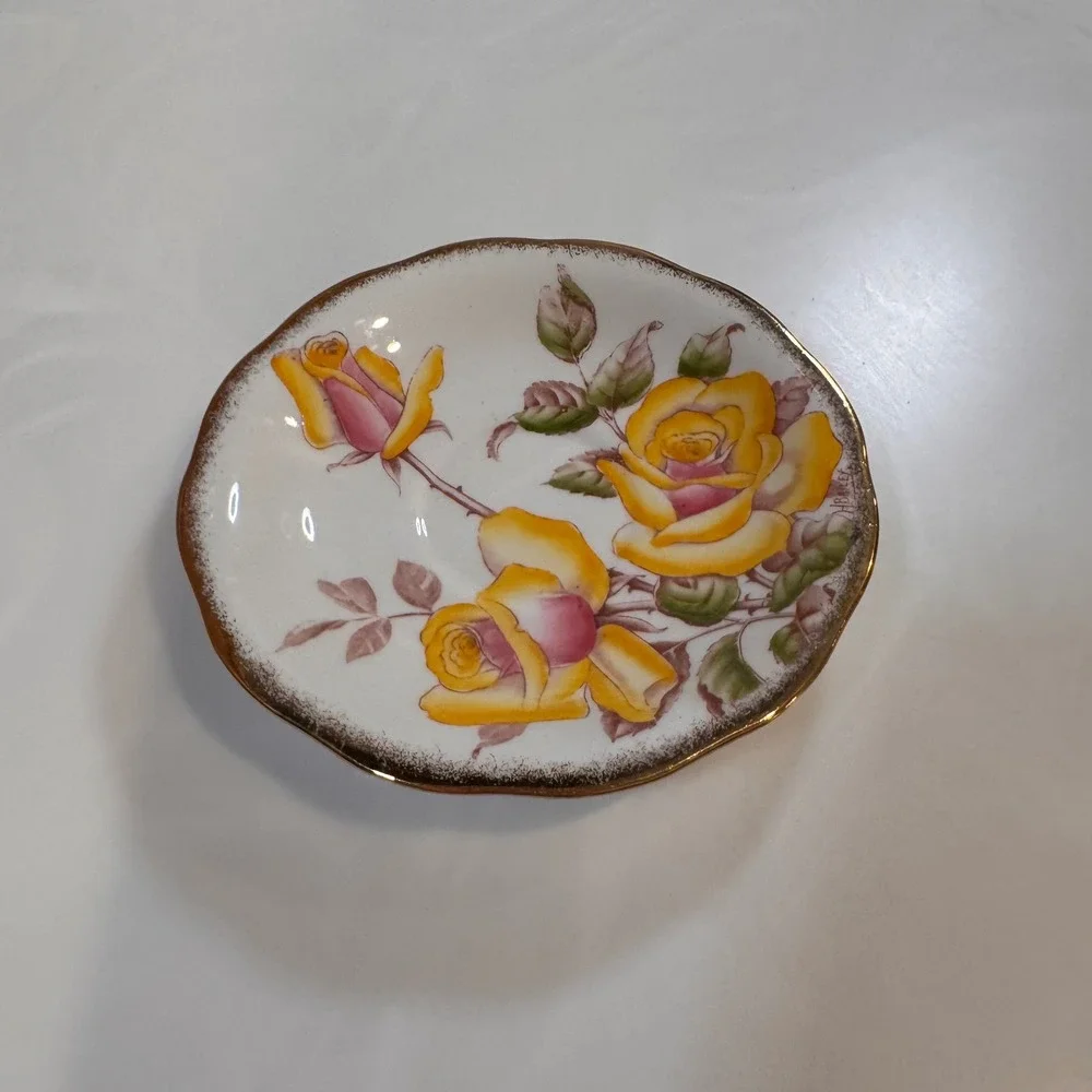 Vintage‎ Queen Anne Windsor Rose Saucer Porcelain Yellow Floral Tea Coffee